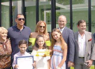 Miami Beach Presents Jennifer Lopez Keys to the City, Announces ‘Jennifer Lopez Day’