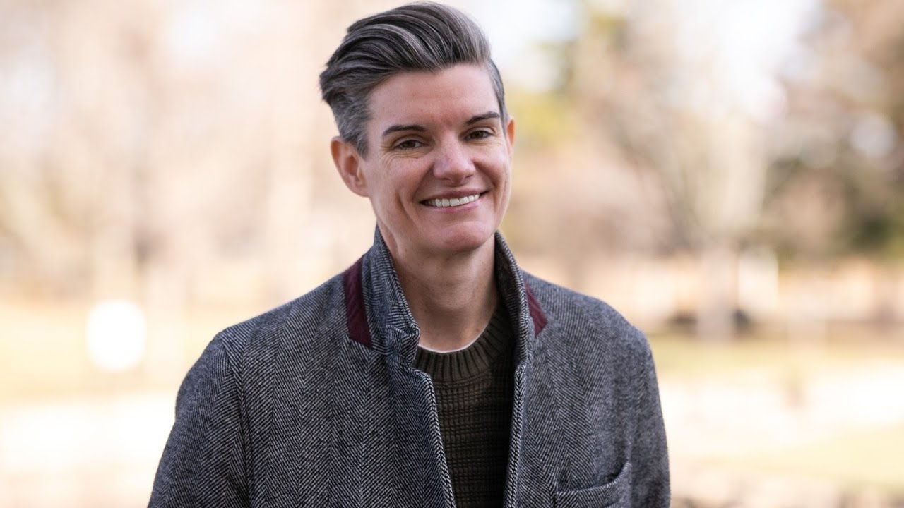 Non-Binary Veteran Runs for Congress in Illinois