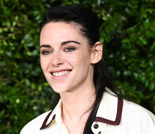 Out Actress Kristen Stewart May Leave US Over Trump