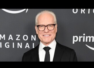 Tim Gunn Reflects on Breakup, AIDS-Era Fear, and 43 Years of Celibacy in Candid Podcast Interview